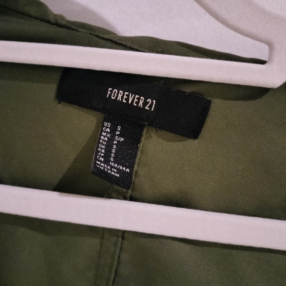 Light Zip Up Hooded Jacket - Picture 7 of 10